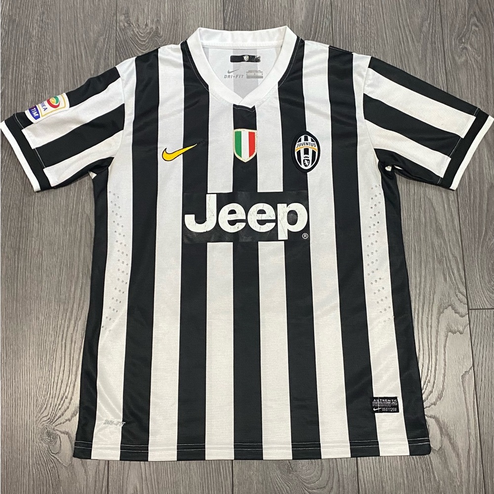 Nike Juventus (Youth) Authentic Striped Soccer Jersey Vidal #23 Large